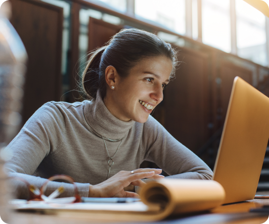 woman-in-laptop