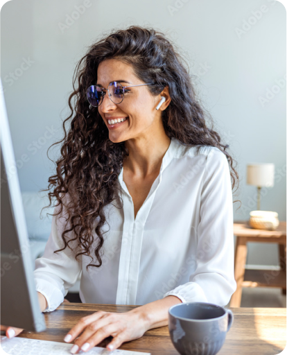 woman-in-computer